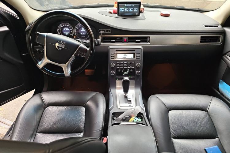 Used Volvo S80L 2011 2.0T ZhiShang Version Interior 2