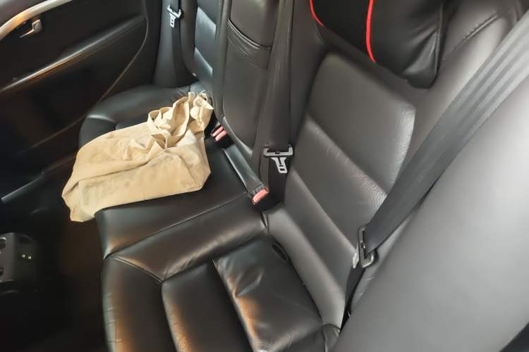 Used Volvo S80L 2011 2.0T ZhiShang Version Interior 4