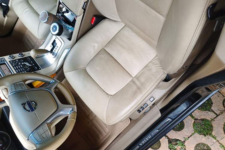 Used Volvo S80L 2011 2.0T Zhiya Edition Left Front Seat