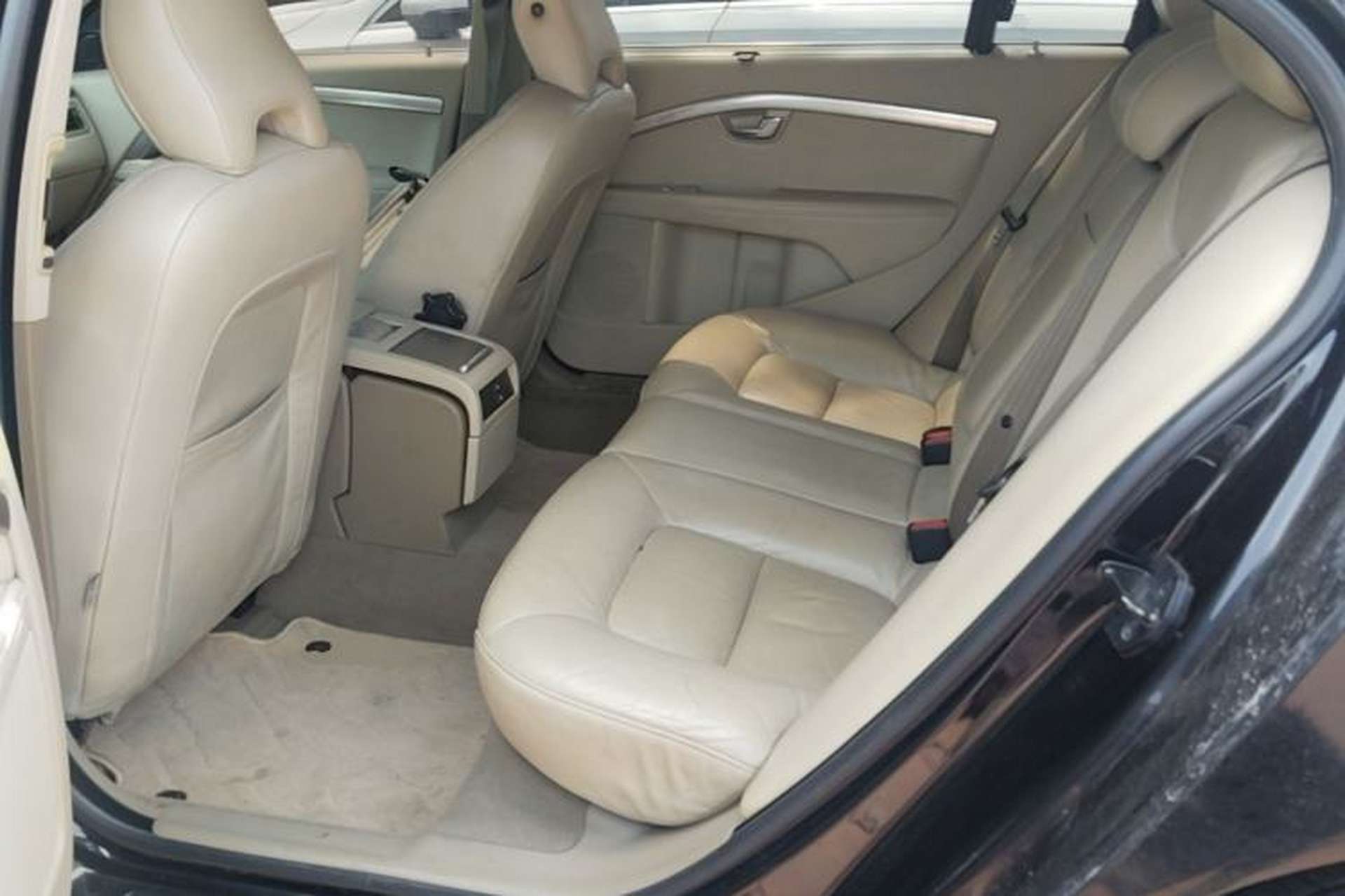 Used Volvo S80L 2011 2.0T Zhiya Edition Left Rear Seat