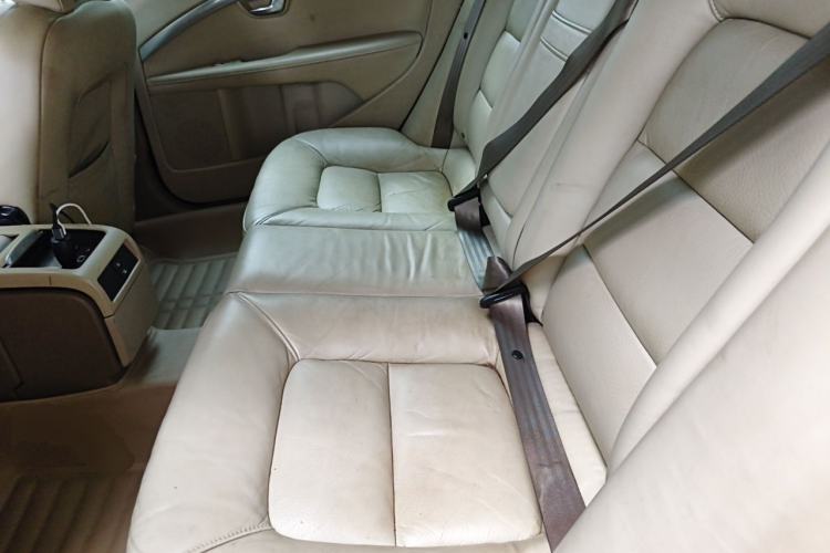 Used Volvo S80L 2011 2.0T Zhiya Edition Left Rear Seat