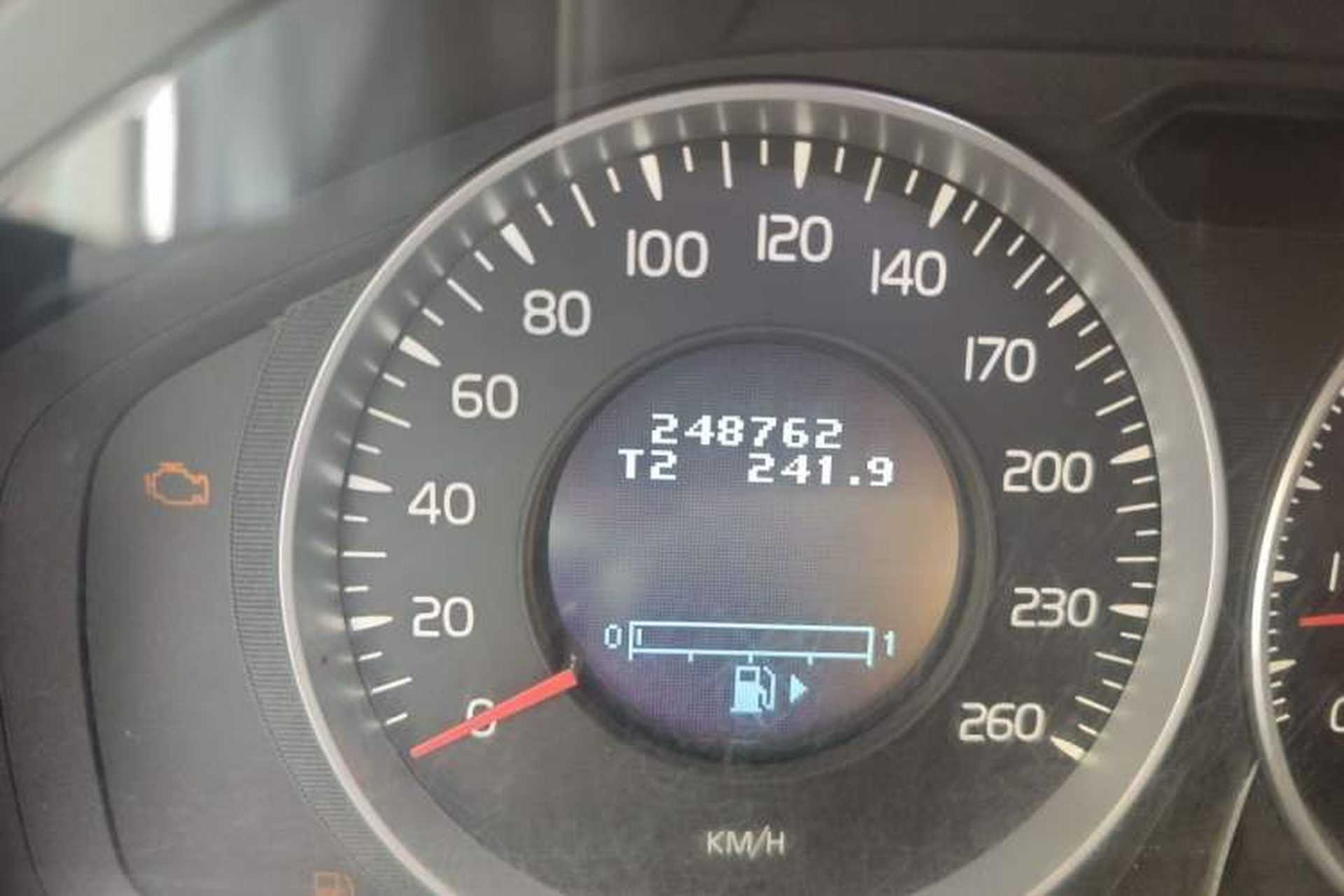 Used Volvo S80L 2011 2.0T ZhiShang Version Odometer Close Up