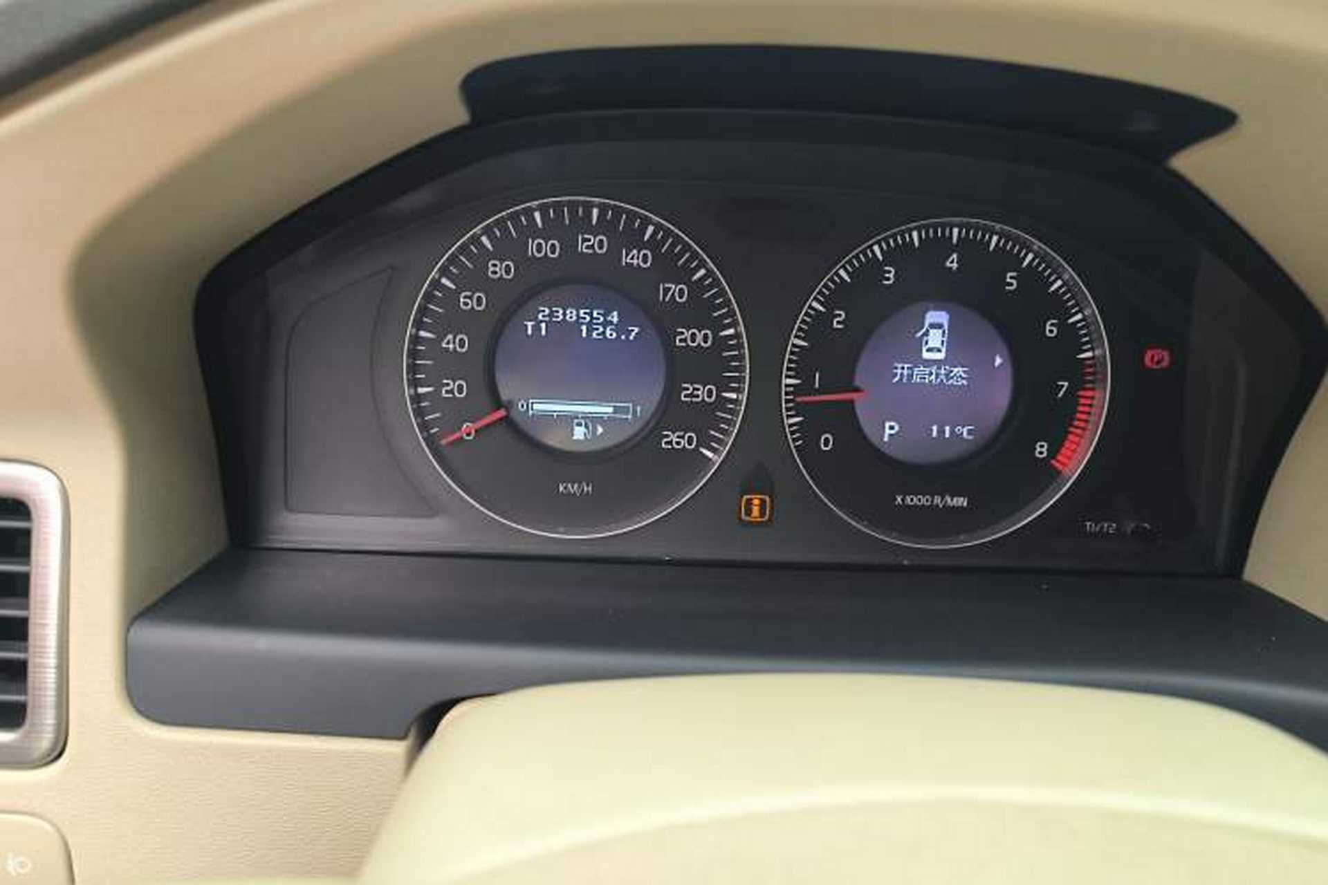 Used Volvo S80L 2011 2.0T ZhiShang Version Odometer Close Up