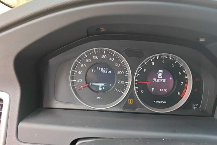 Used Volvo S80L 2011 2.0T ZhiShang Version Odometer Close Up