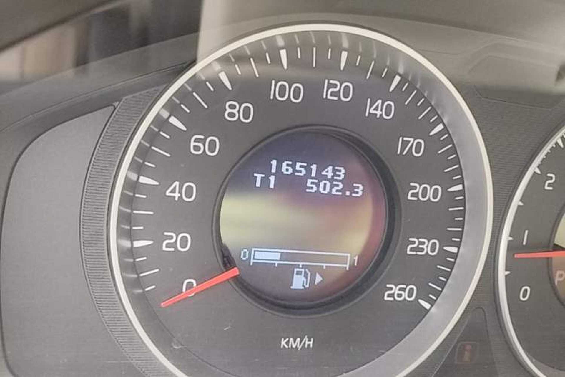 Used Volvo S80L 2011 2.0T ZhiShang Version Odometer Close Up