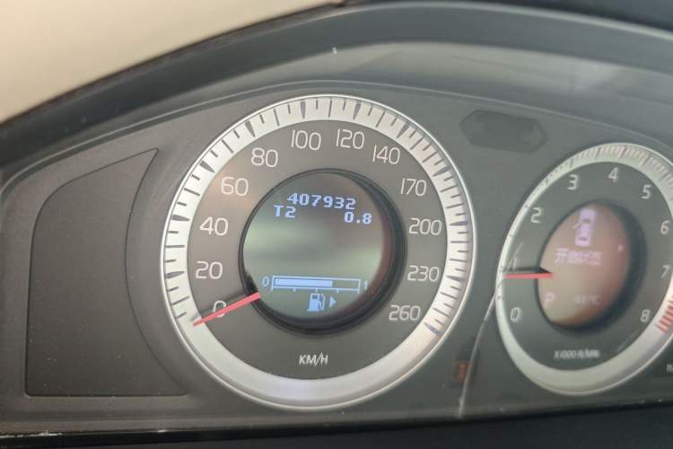 Used Volvo S80L 2011 2.0T ZhiZun Edition Odometer Close Up
