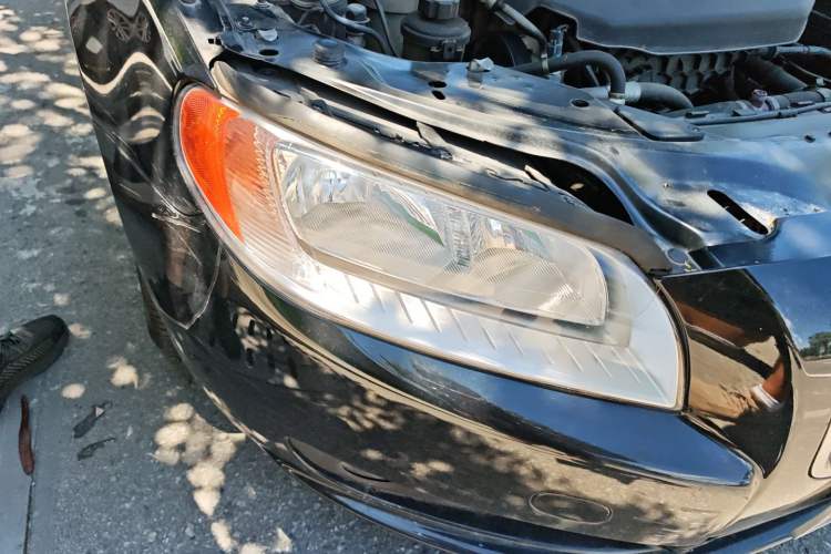 Used Volvo S80L 2011 2.0T Zhiya Edition Right Front Headlight