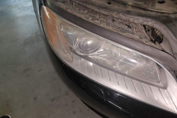 Used Volvo S80L 2011 2.0T ZhiZun Edition Right Front Headlight