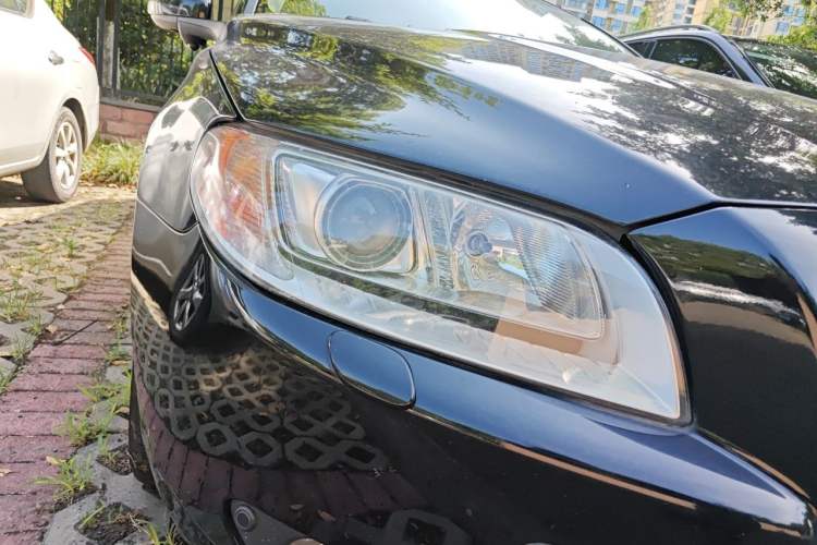 Used Volvo S80L 2011 2.0T ZhiZun Edition Right Front Headlight