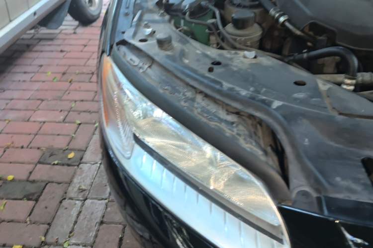 Used Volvo S80L 2011 2.0T ZhiShang Version Right Front Headlight