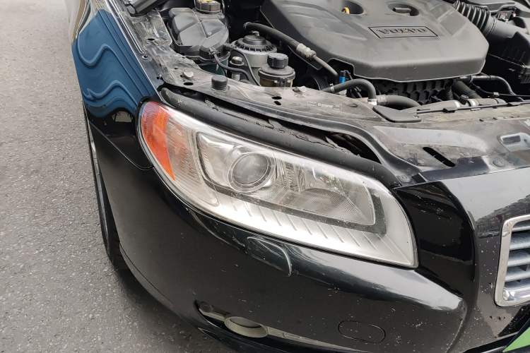 Used Volvo S80L 2011 2.0T ZhiZun Edition Right Front Headlight