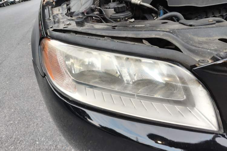 Used Volvo S80L 2011 2.0T ZhiShang Version Right Front Headlight