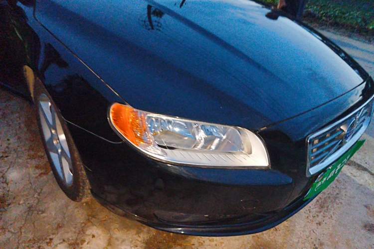 Used Volvo S80L 2011 2.0T ZhiShang Version Right Front Headlight