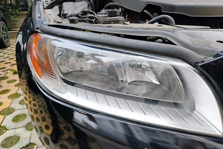 Used Volvo S80L 2011 2.0T Zhiya Edition Right Front Headlight
