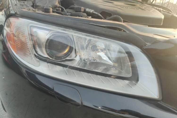 Used Volvo S80L 2011 2.0T ZhiZun Edition Right Front Headlight