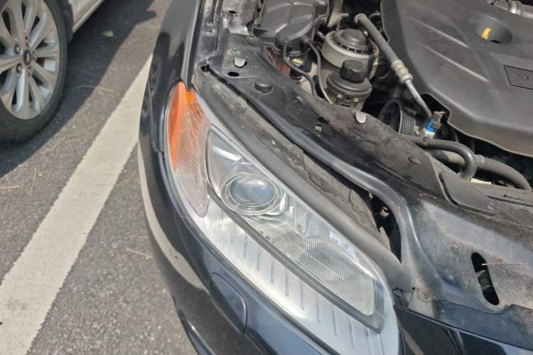 Used Volvo S80L 2011 2.0T ZhiZun Edition Right Front Headlight