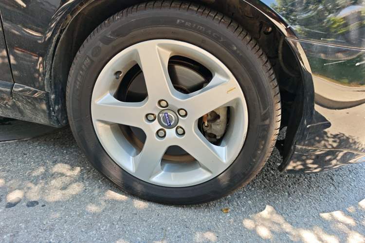 Used Volvo S80L 2011 2.0T Zhiya Edition Right Front Wheel Hub
