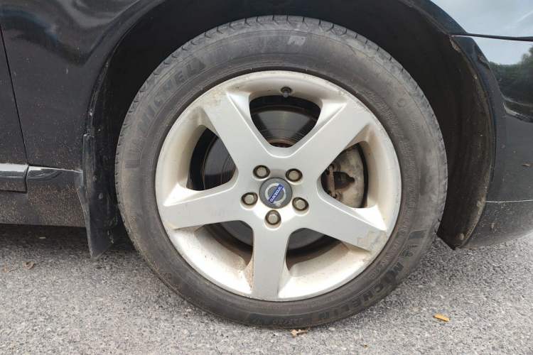 Used Volvo S80L 2011 2.0T ZhiShang Version Right Front Wheel Hub