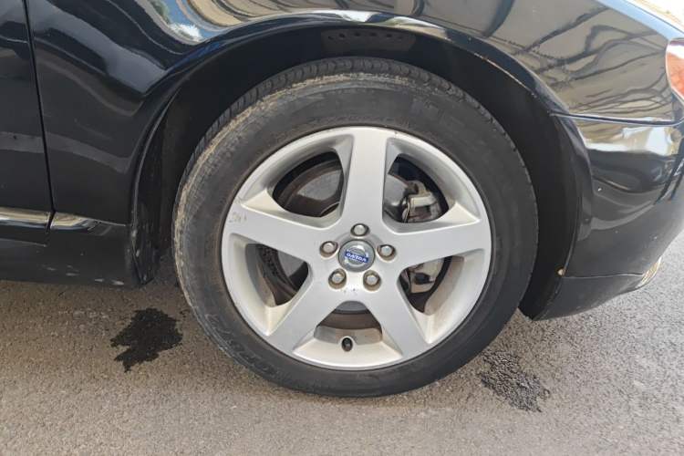 Used Volvo S80L 2011 2.0T ZhiShang Version Right Front Wheel Hub