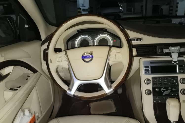 Used Volvo S80L 2011 2.0T ZhiZun Edition Steering Wheel