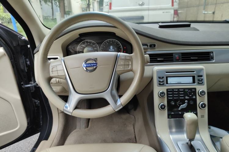 Used Volvo S80L 2011 2.0T ZhiShang Version Steering Wheel