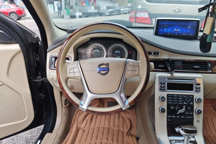 Used Volvo S80L 2011 3.0T AWD Zhiya Edition Steering Wheel