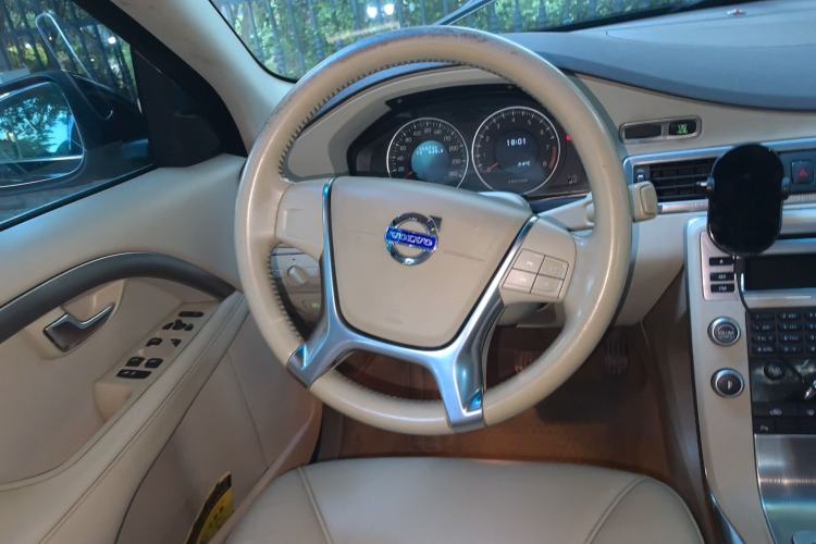 Used Volvo S80L 2011 2.0T ZhiShang Version Steering Wheel