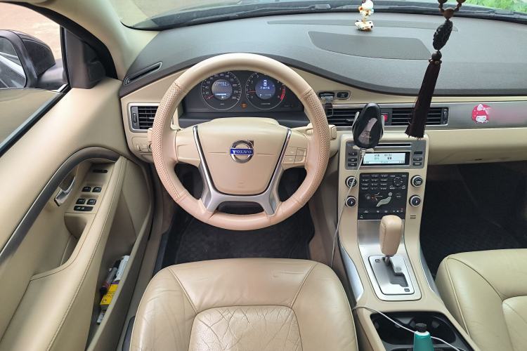 Used Volvo S80L 2011 2.0T ZhiShang Version Steering Wheel