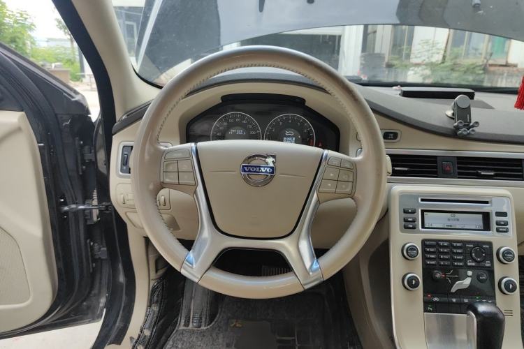 Used Volvo S80L 2011 2.0T Zhiya Edition Steering Wheel