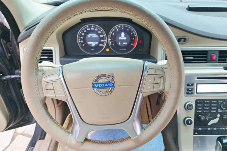 Used Volvo S80L 2011 2.0T ZhiShang Version Steering Wheel