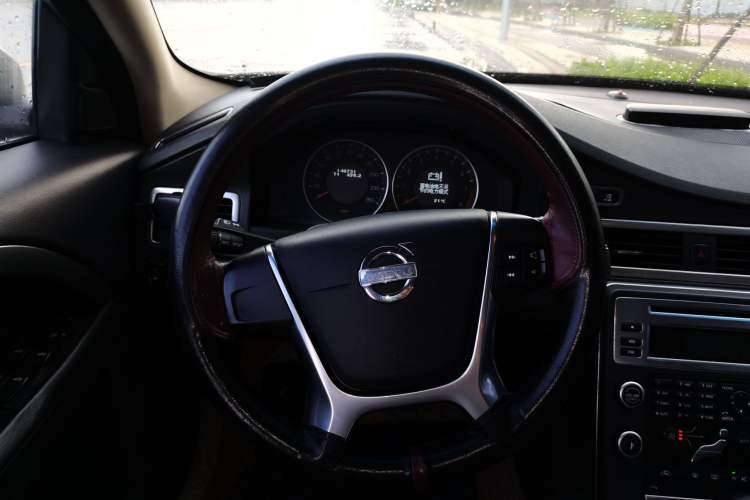 Used Volvo S80L 2011 2.0T ZhiShang Version Steering Wheel