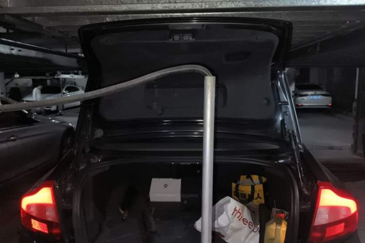 Used Volvo S80L 2011 2.0T ZhiZun Edition Trunk