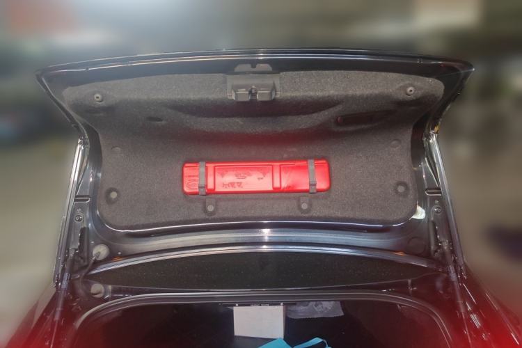 Used Volvo S80L 2011 2.0T ZhiZun Edition Trunk