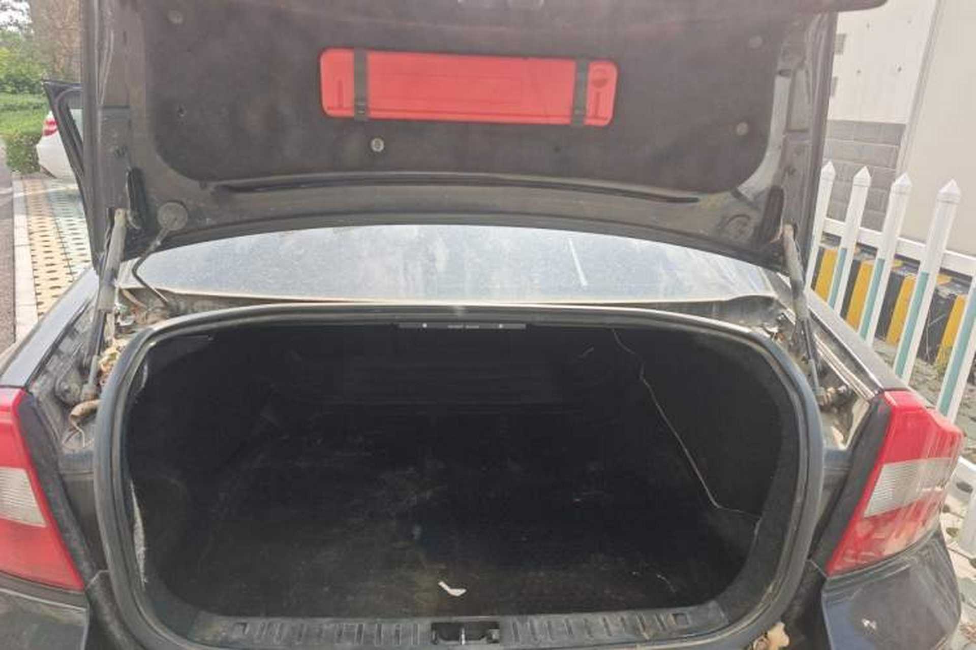 Used Volvo S80L 2011 2.0T ZhiShang Version Trunk