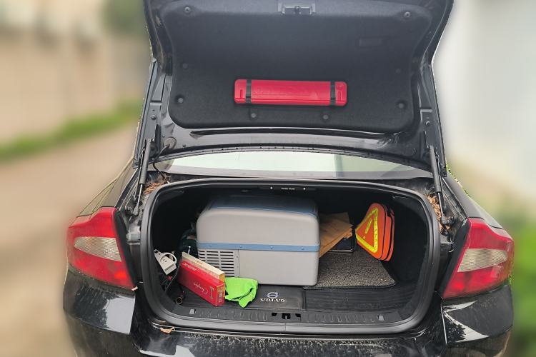 Used Volvo S80L 2011 2.0T ZhiShang Version Trunk