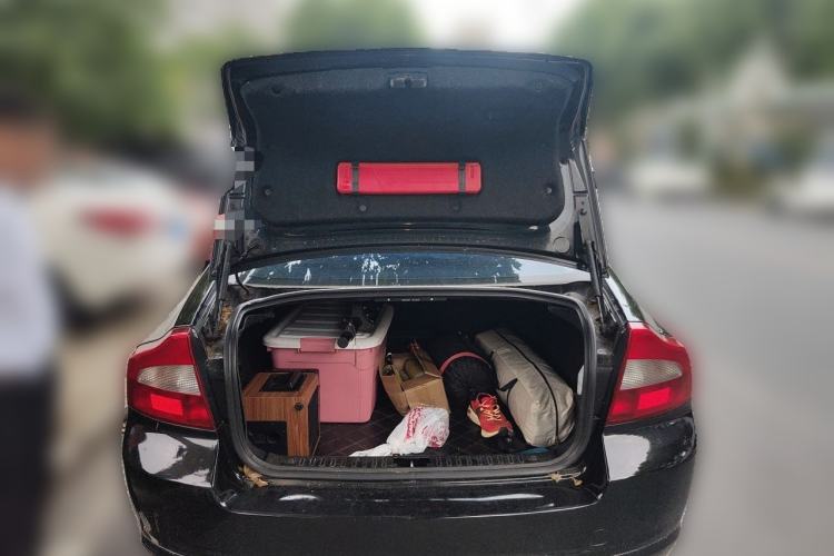 Used Volvo S80L 2011 2.0T ZhiShang Version Trunk