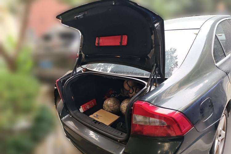 Used Volvo S80L 2011 2.0T ZhiShang Version Trunk