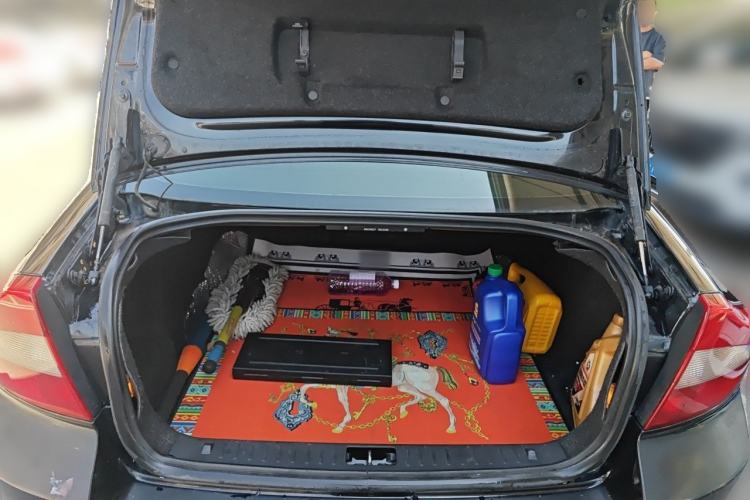 Used Volvo S80L 2011 2.0T ZhiShang Version Trunk