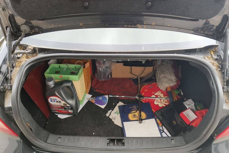 Used Volvo S80L 2011 2.0T ZhiZun Edition Trunk