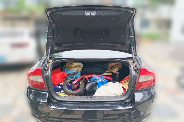 Used Volvo S80L 2011 2.0T ZhiShang Version Trunk