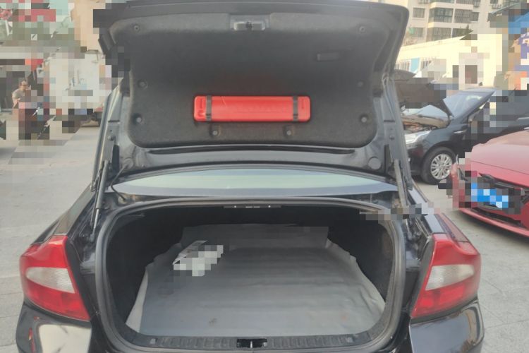 Used Volvo S80L 2011 2.0T ZhiZun Edition Trunk