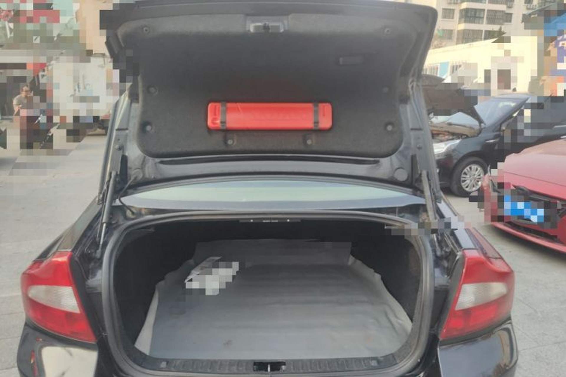Used Volvo S80L 2011 2.0T ZhiZun Edition Trunk