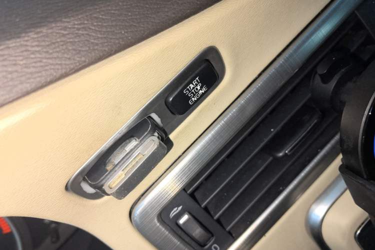 Used Volvo S80L 2011 2.0T ZhiShang Version Vehicle Key