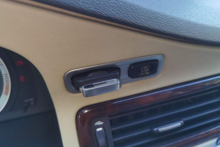 Used Volvo S80L 2011 2.0T ZhiZun Edition Vehicle Key
