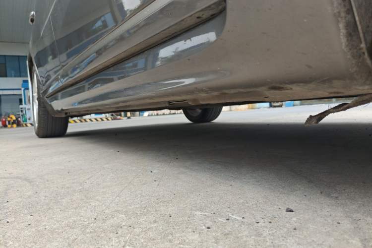 Used Volvo S80L 2011 2.0T ZhiZun Edition Chassis Front Right
