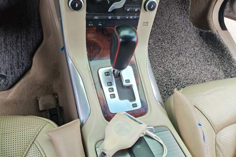 Used Volvo S80L 2011 2.0T ZhiZun Edition Gear Lever