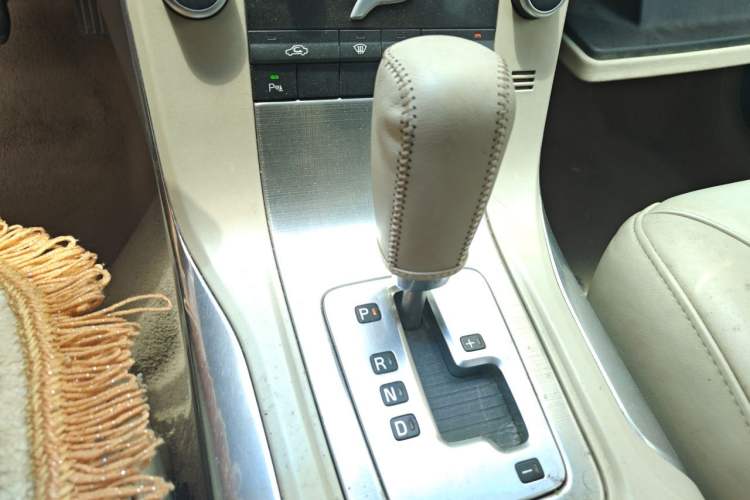 Used Volvo S80L 2011 2.0T Zhiya Edition Gear Lever