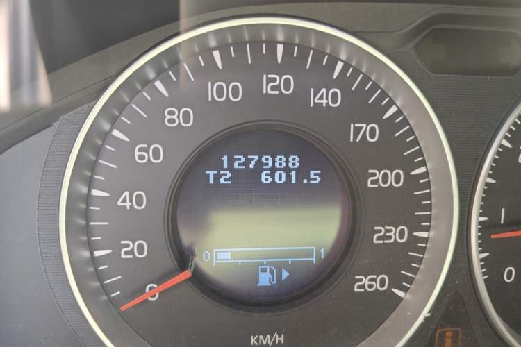 Used Volvo S80L 2011 2.0T Zhiya Edition Odometer Close Up