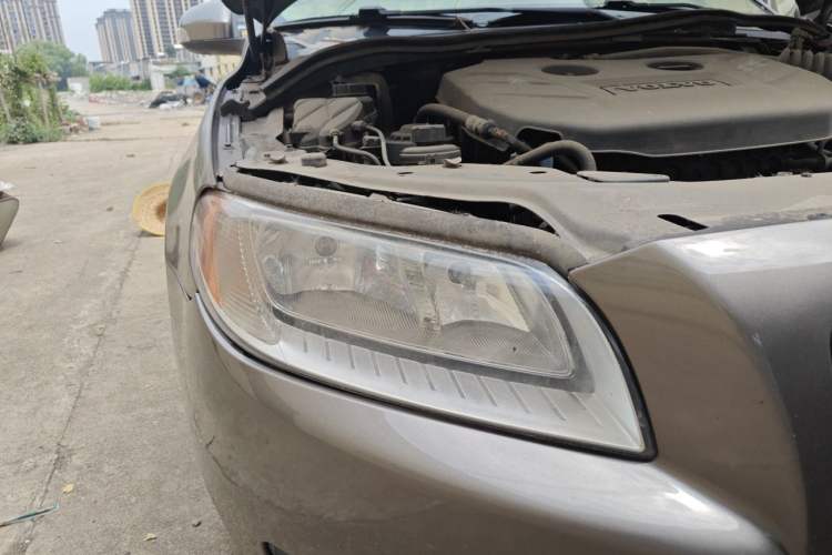 Used Volvo S80L 2011 2.0T Zhiya Edition Right Front Headlight
