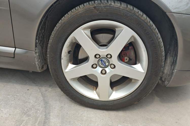 Used Volvo S80L 2011 2.0T ZhiZun Edition Right Front Wheel Hub
